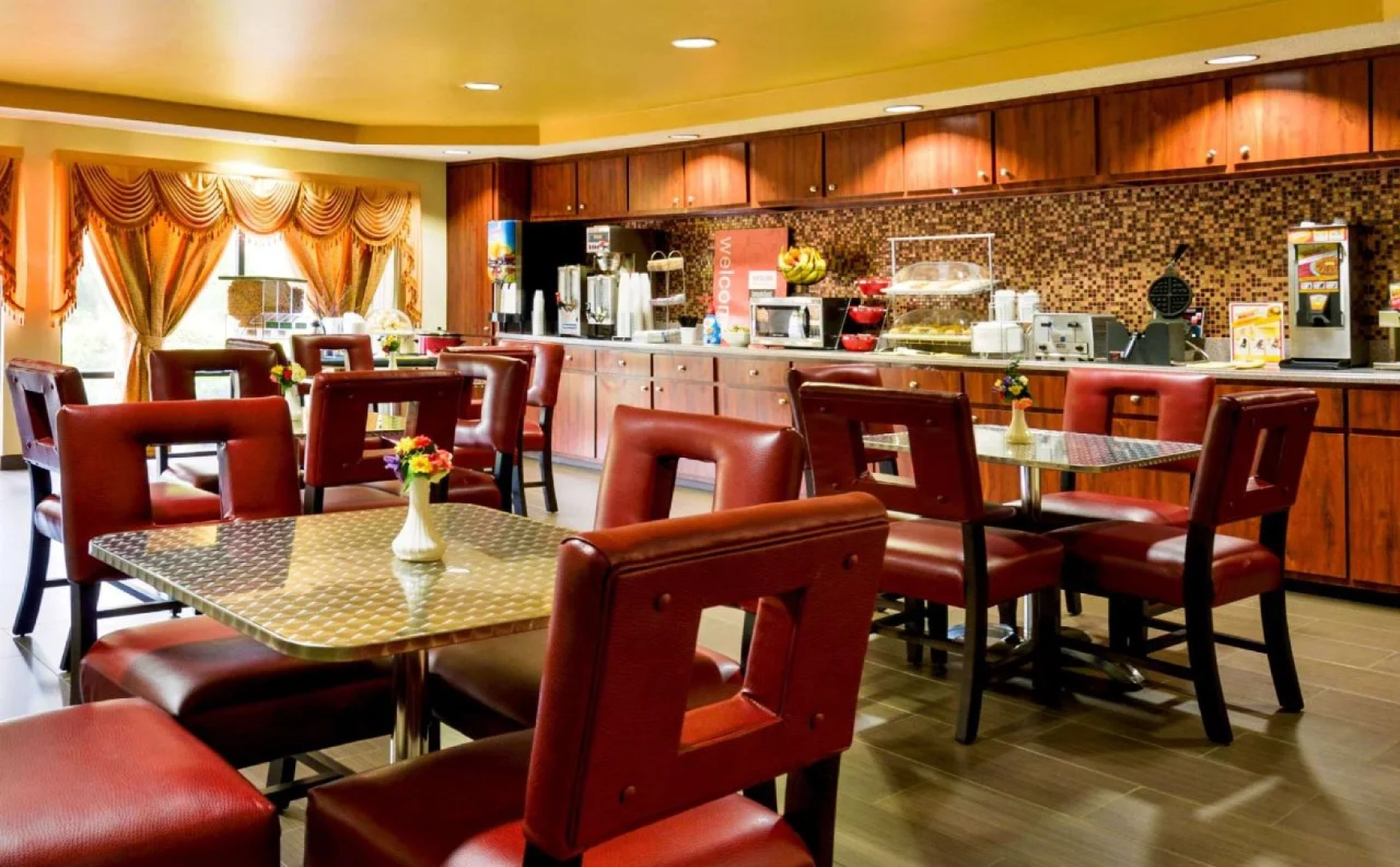 Red Roof Inn & Suites Savannah Gateway