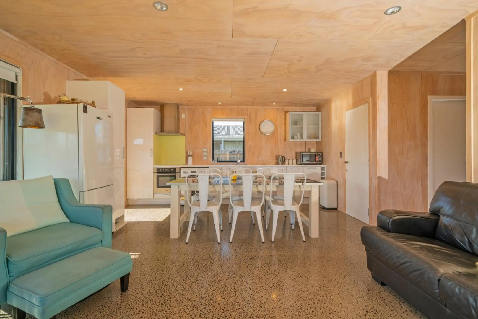 Black Beauty Retreat - Matarangi Holiday Home