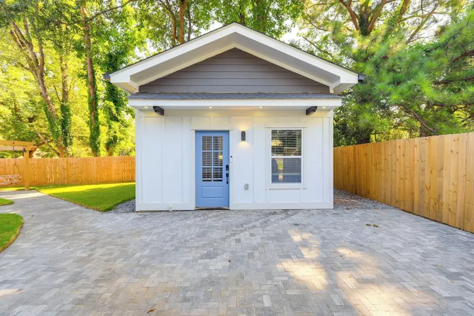 East Point Gem: 8 Mi to Dtwn Atlanta!