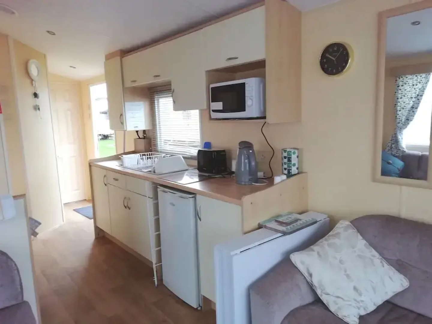 "seagulls" Sleeps 6.beautiful Wales. Dog Friendly
