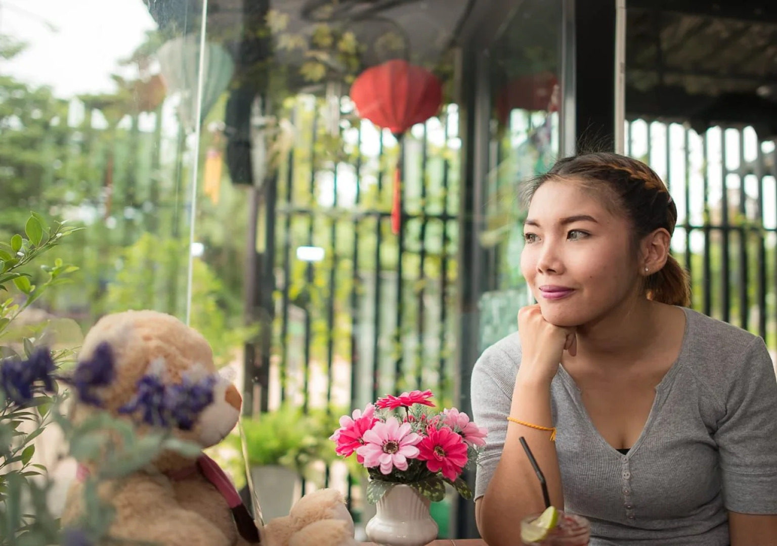 Modern Inn by Saifon