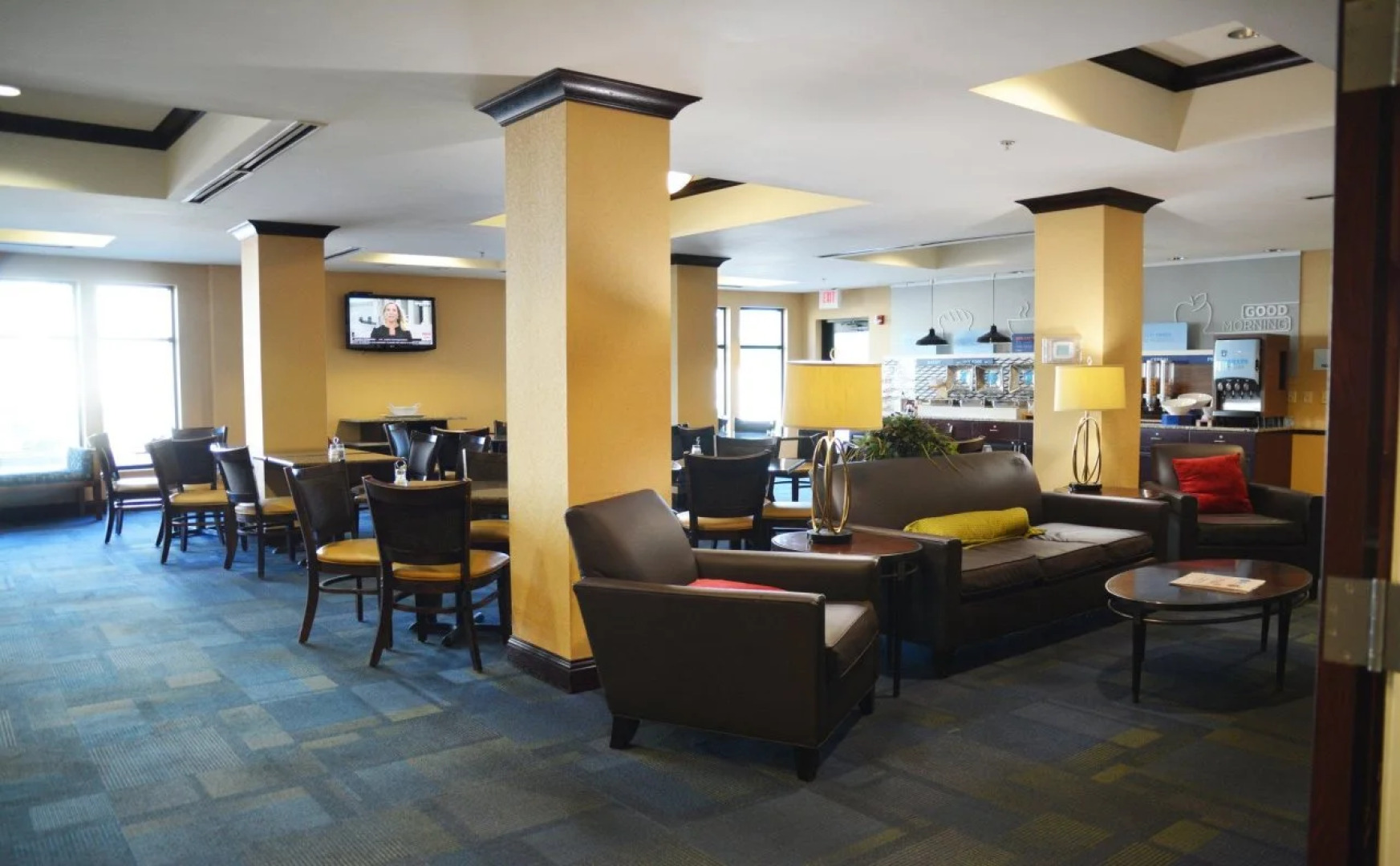 Holiday Inn Express & Suites Youngstown West - Austintown by IHG