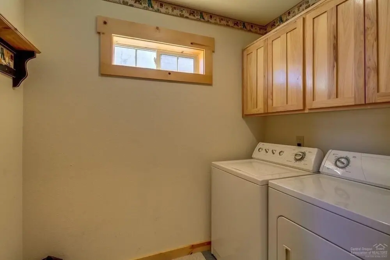 Forest Ridge 2 Bedroom Home by RedAwning