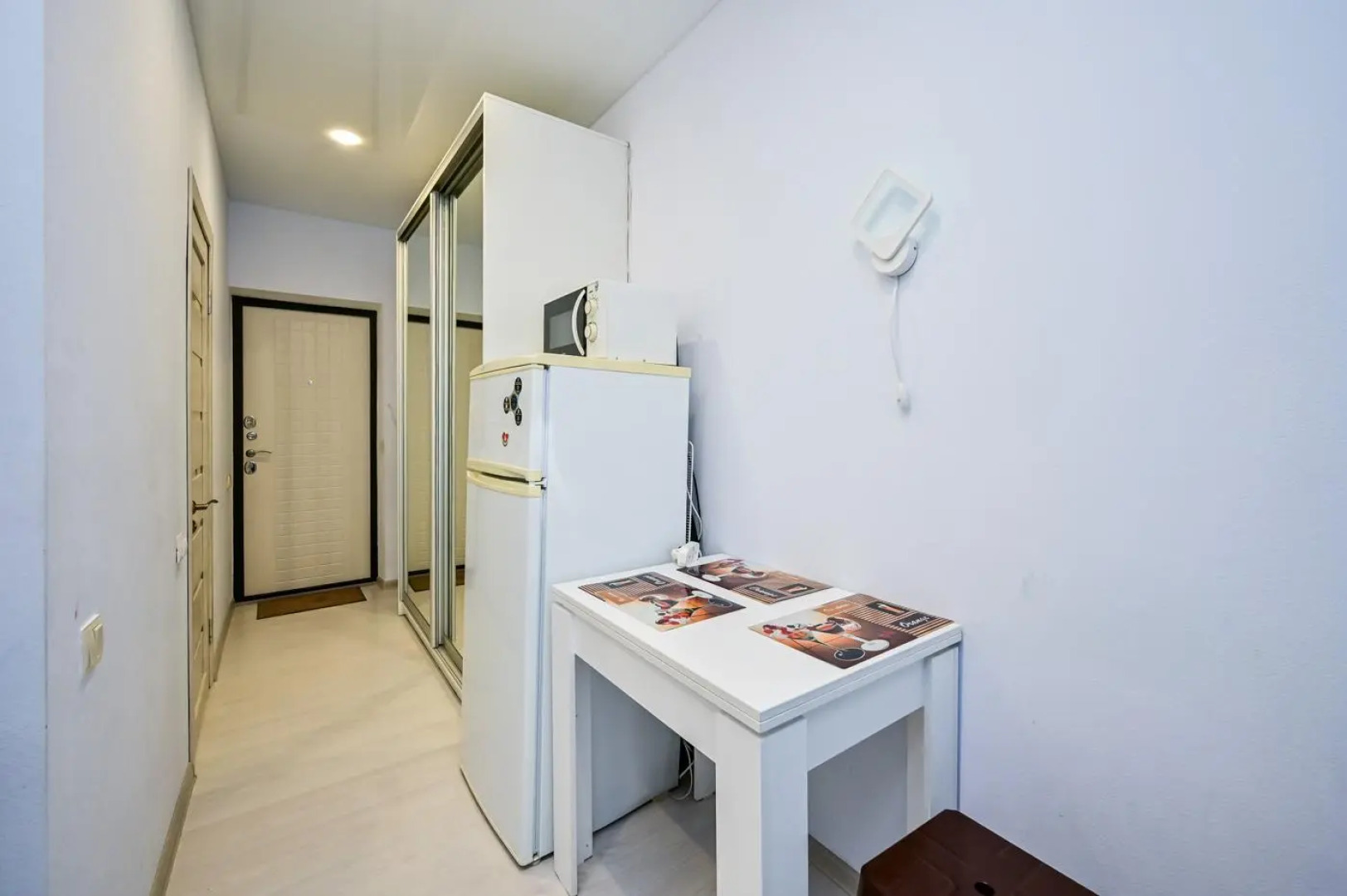 Погостим на улице Дмитрия Михайлова 12