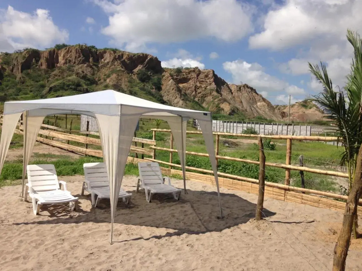 Maria Jose Bungalows