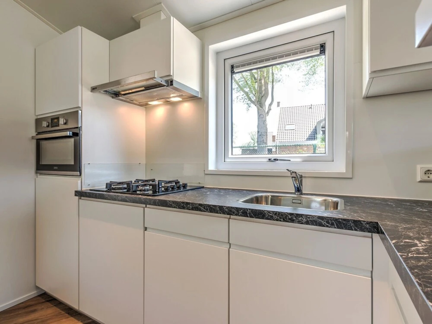 Beautiful Bungalow with Hot Tub in Kaatsheuvel