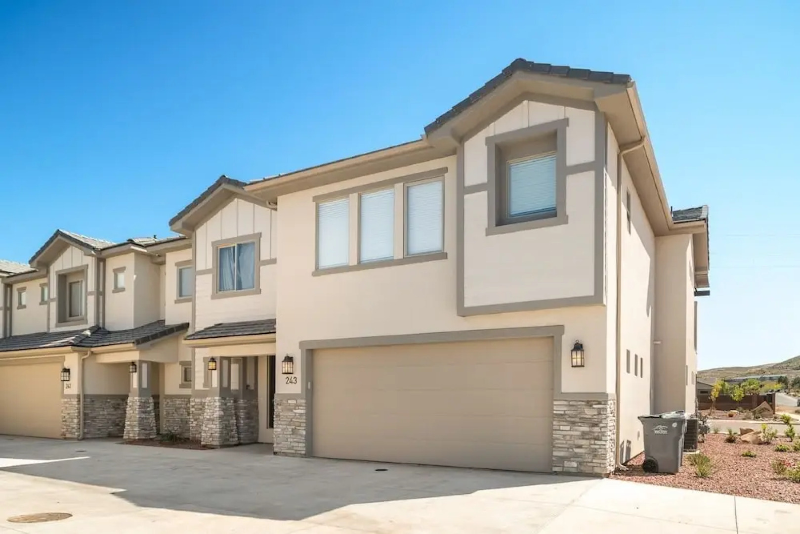 Zion's Paradise 6 Bedroom Townhouse