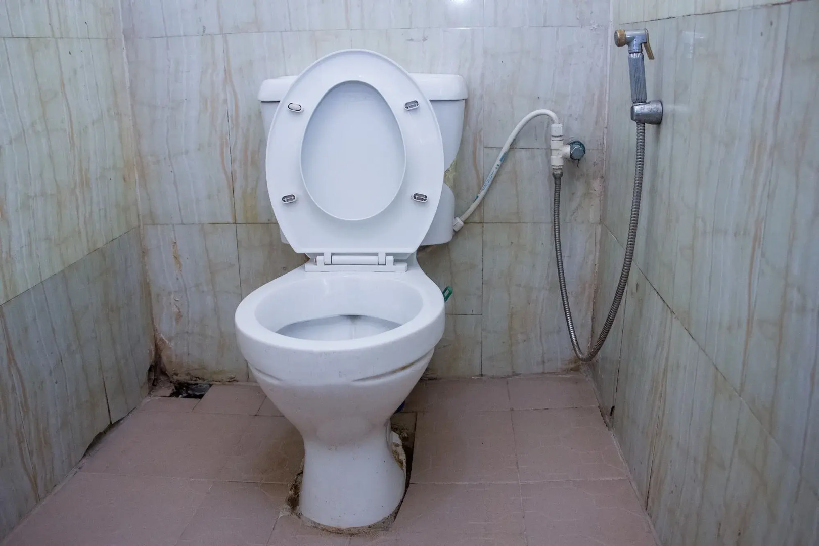 Duckland Hotel and Suites Ltd