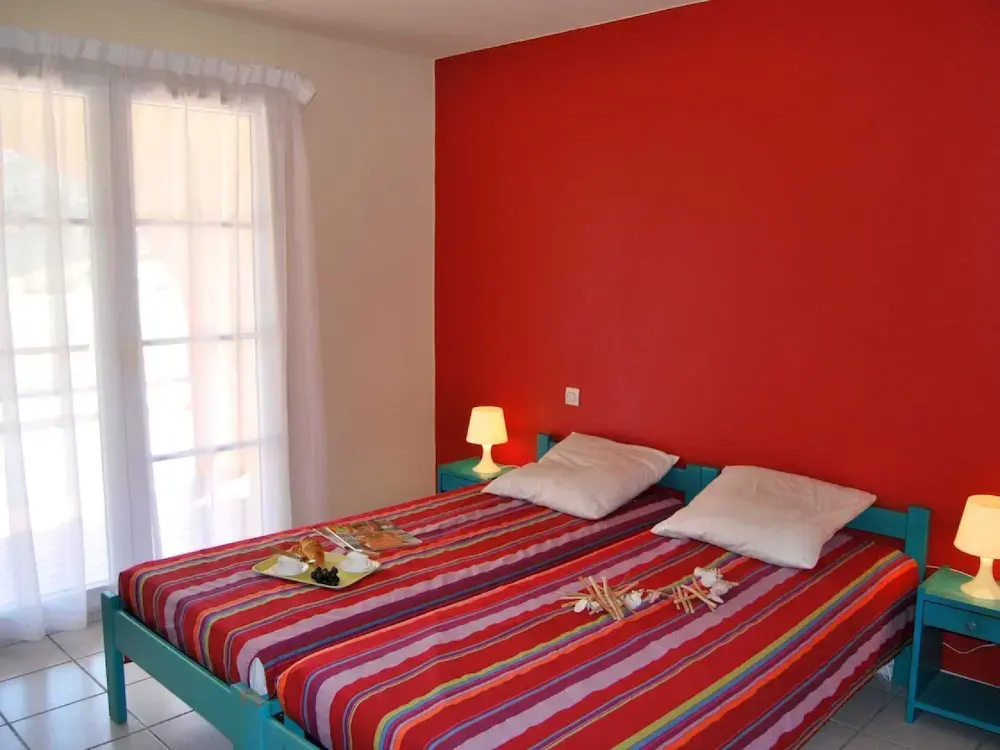 Colorful Apartment With Balcony or Terrace 500m From the sea