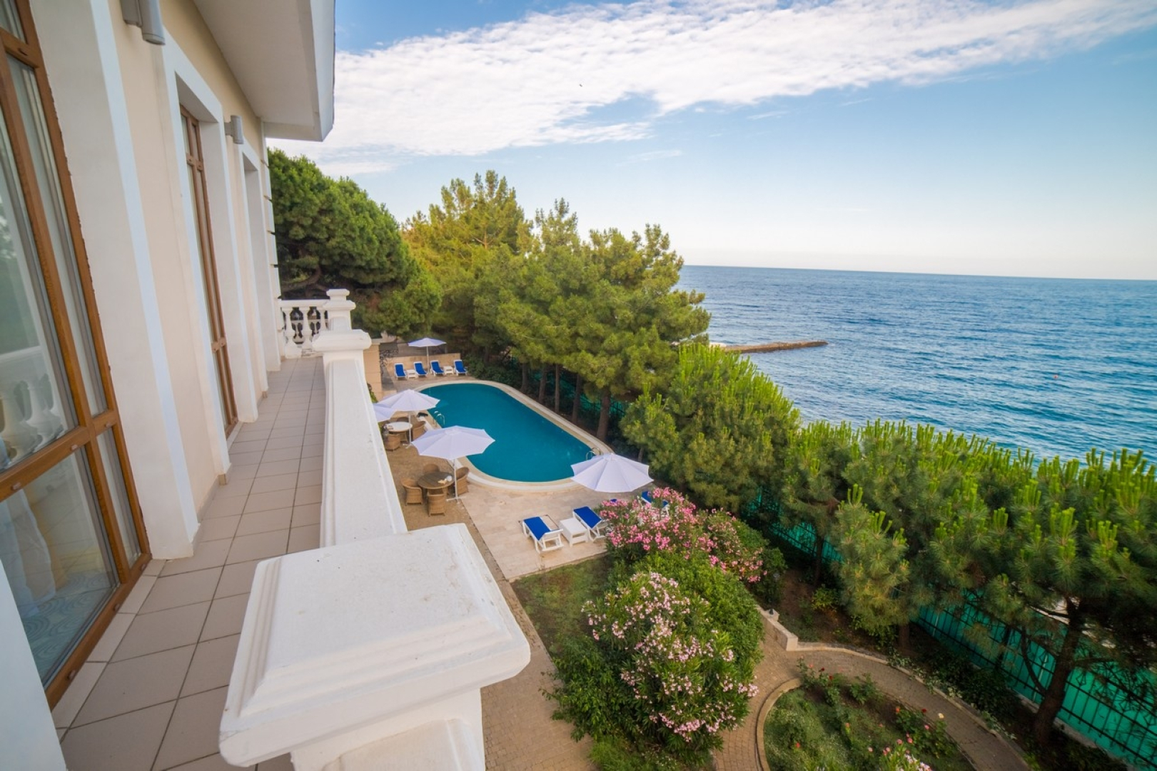 Вилла Дивный Мир Карасан