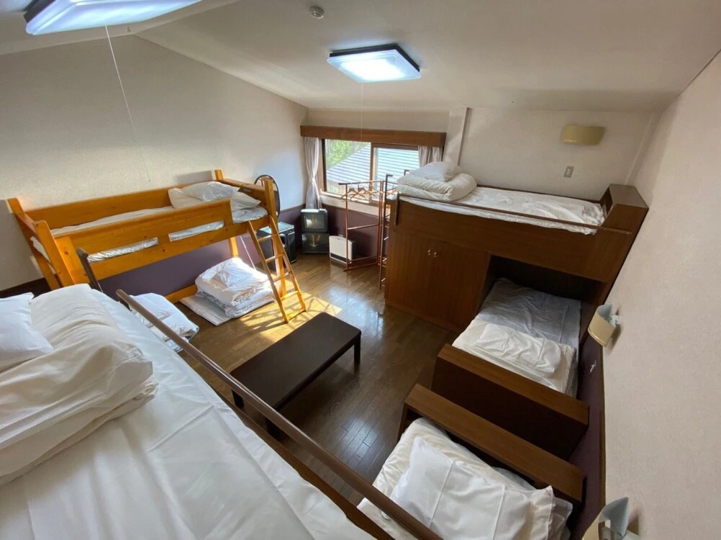 Guest House Nishiborakan - Hostel