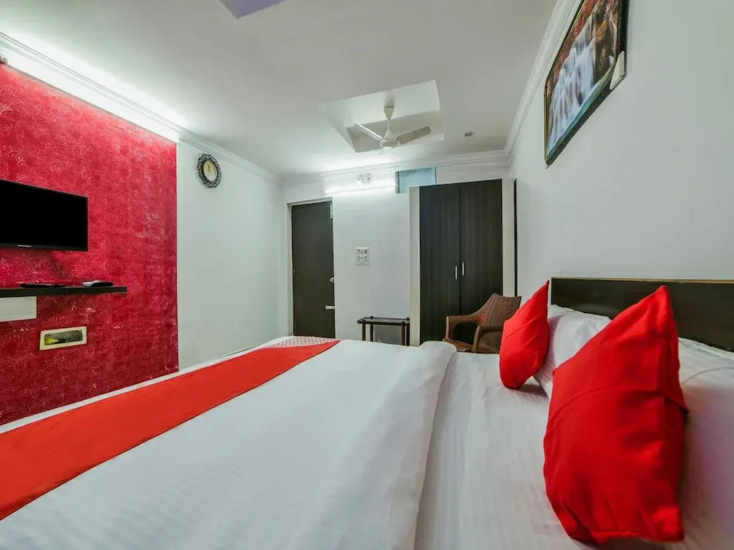 Oyo 18407 Noble Lodge