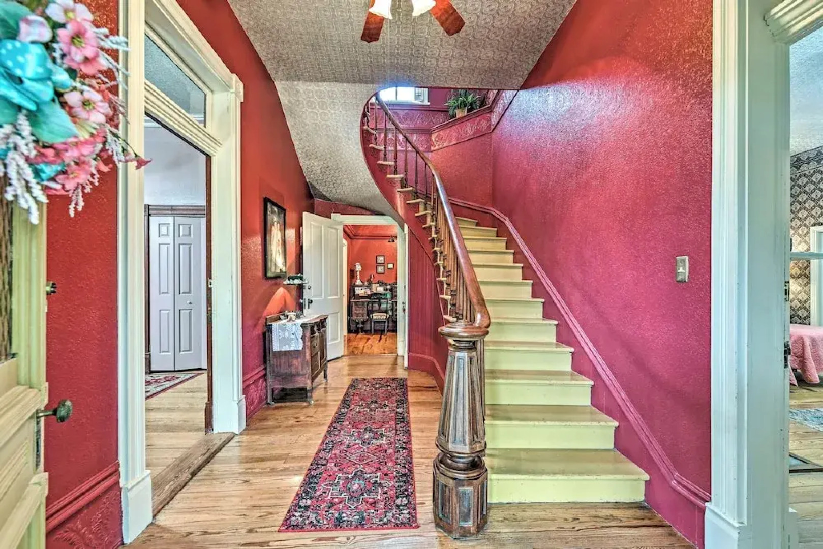 The Lilly House: Historic Glen Rose Home w/ Porch!