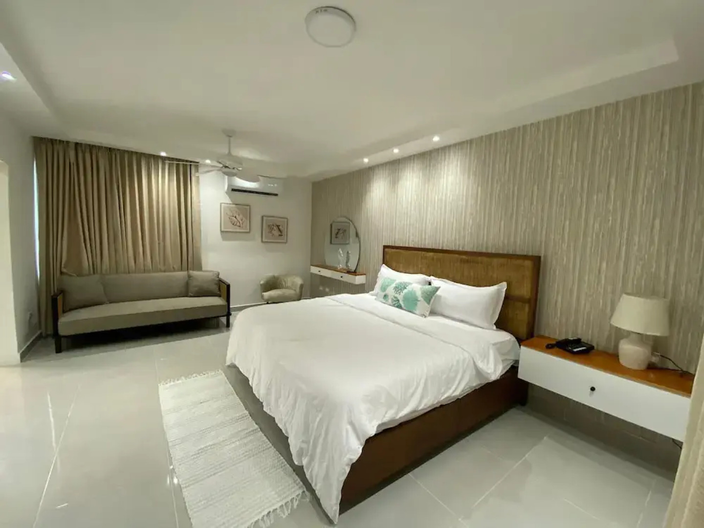 Sun on the bay beach hotel