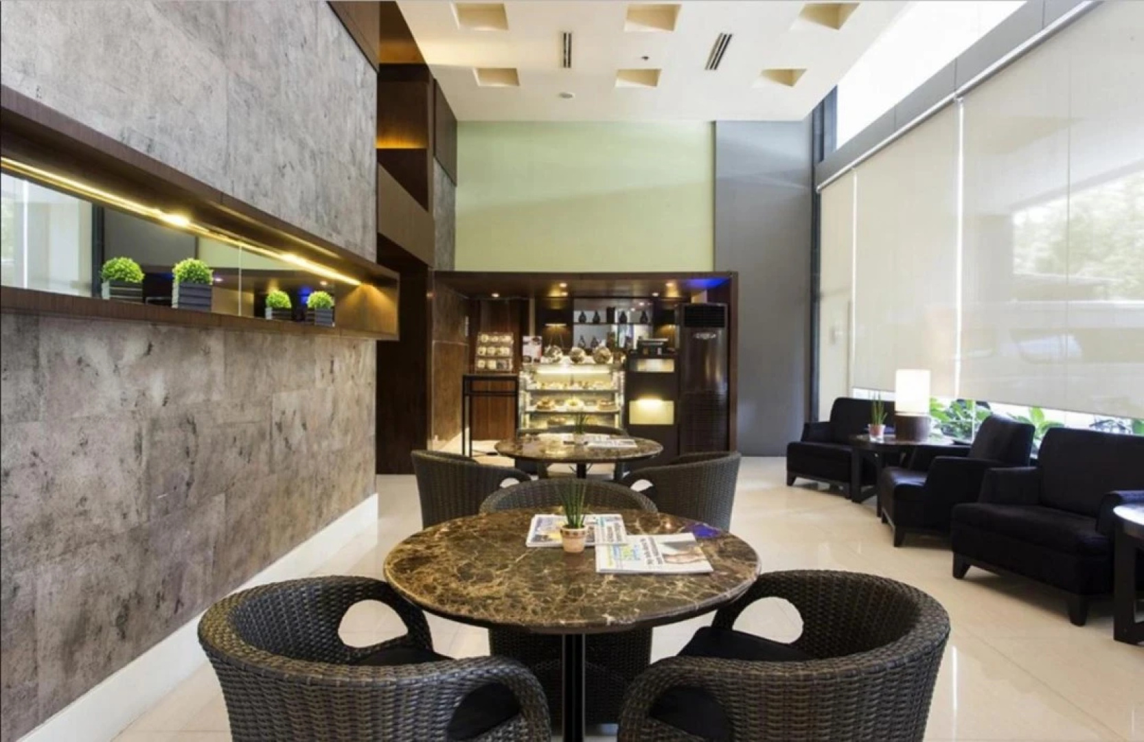 The B Hotel