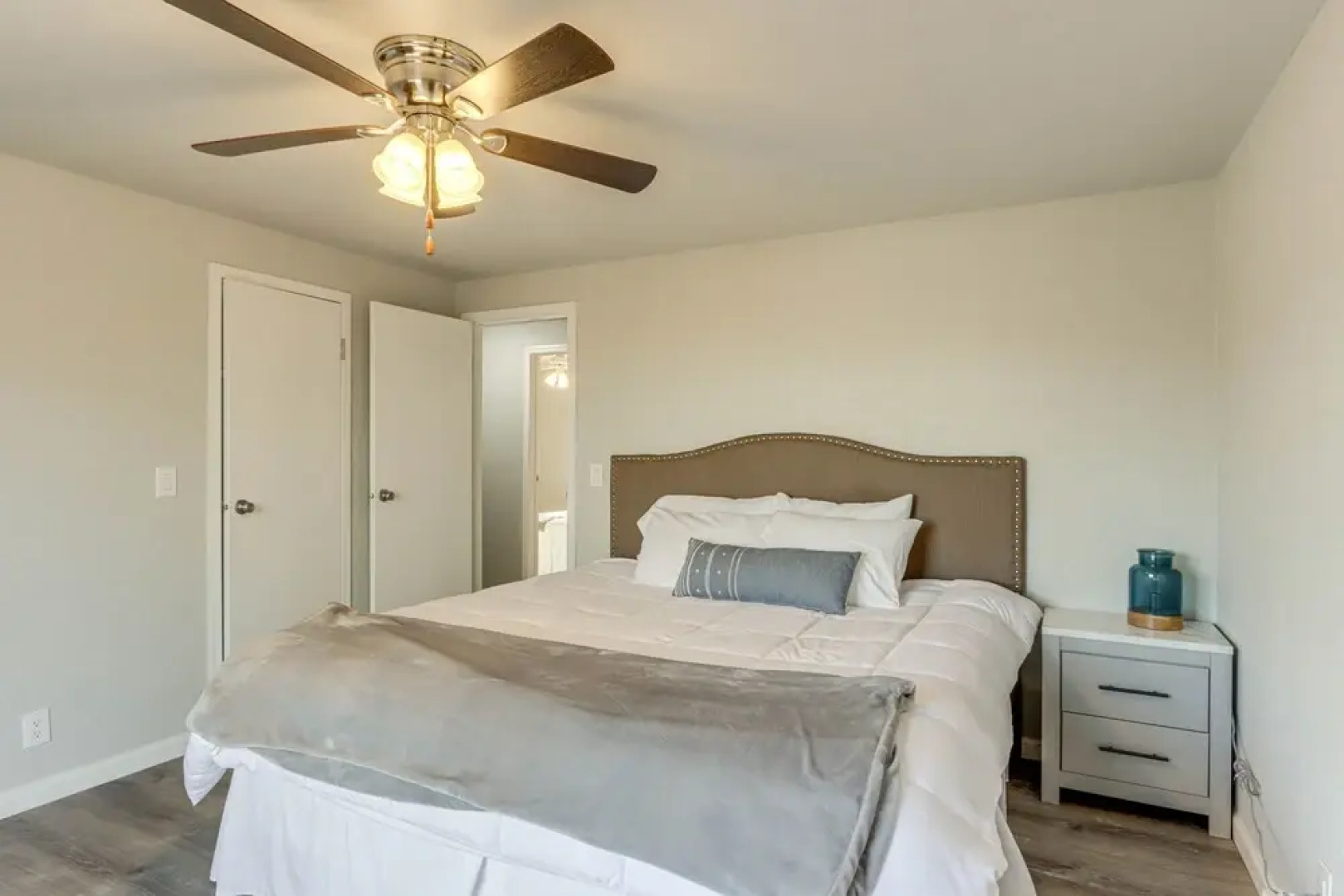 Lakefront Rogers Retreat w/ Grill & Spacious Deck