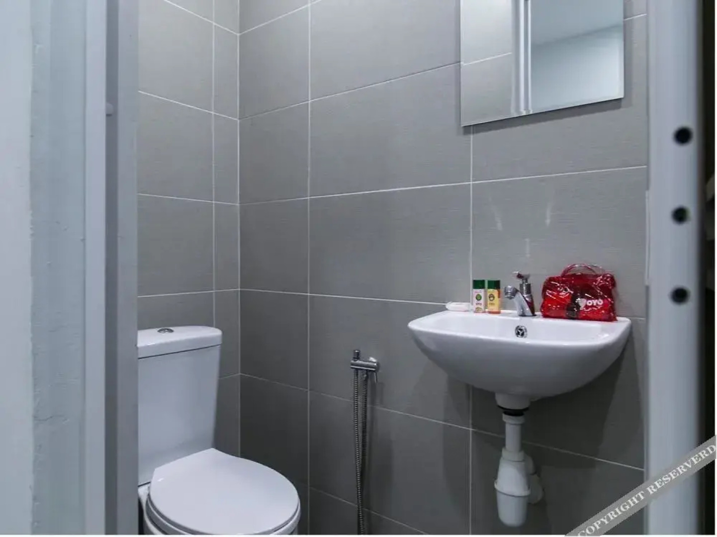 Colour Hotel by OYO Rooms