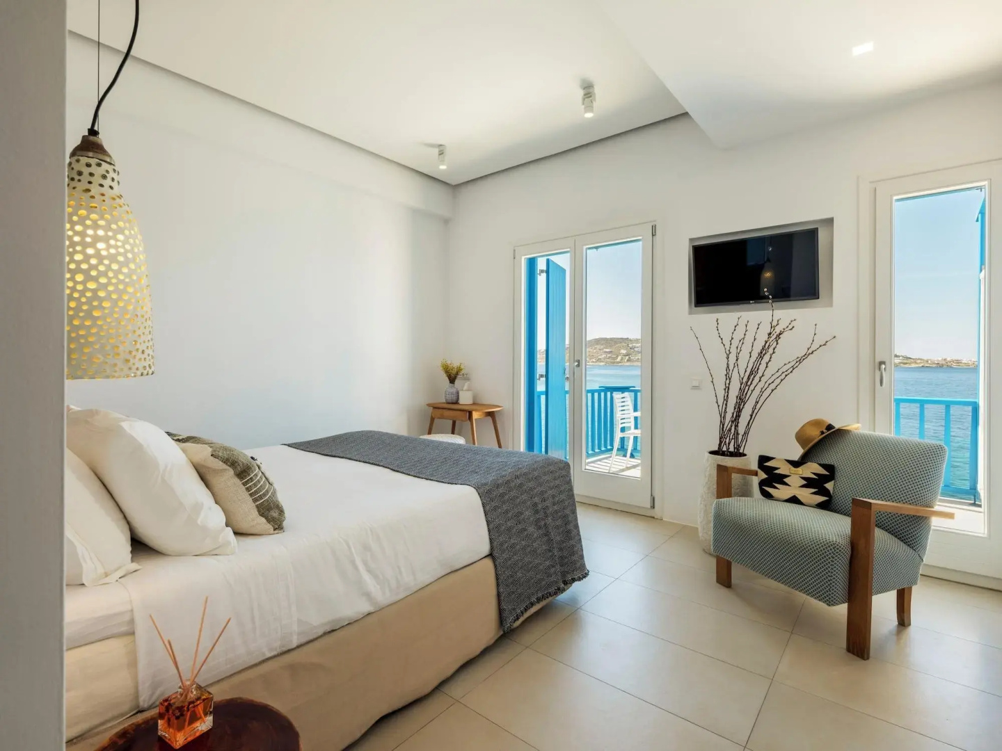 Bluetopia Suites