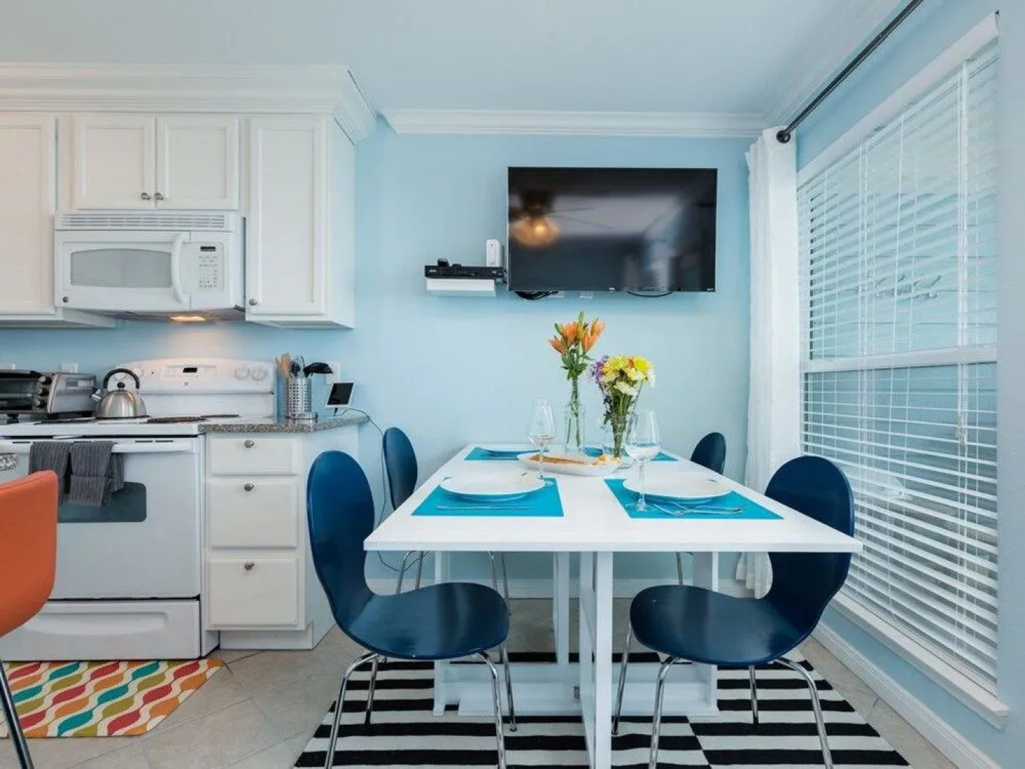 Beachfront Condo w/ Pool & Hot Tub by RedAwning