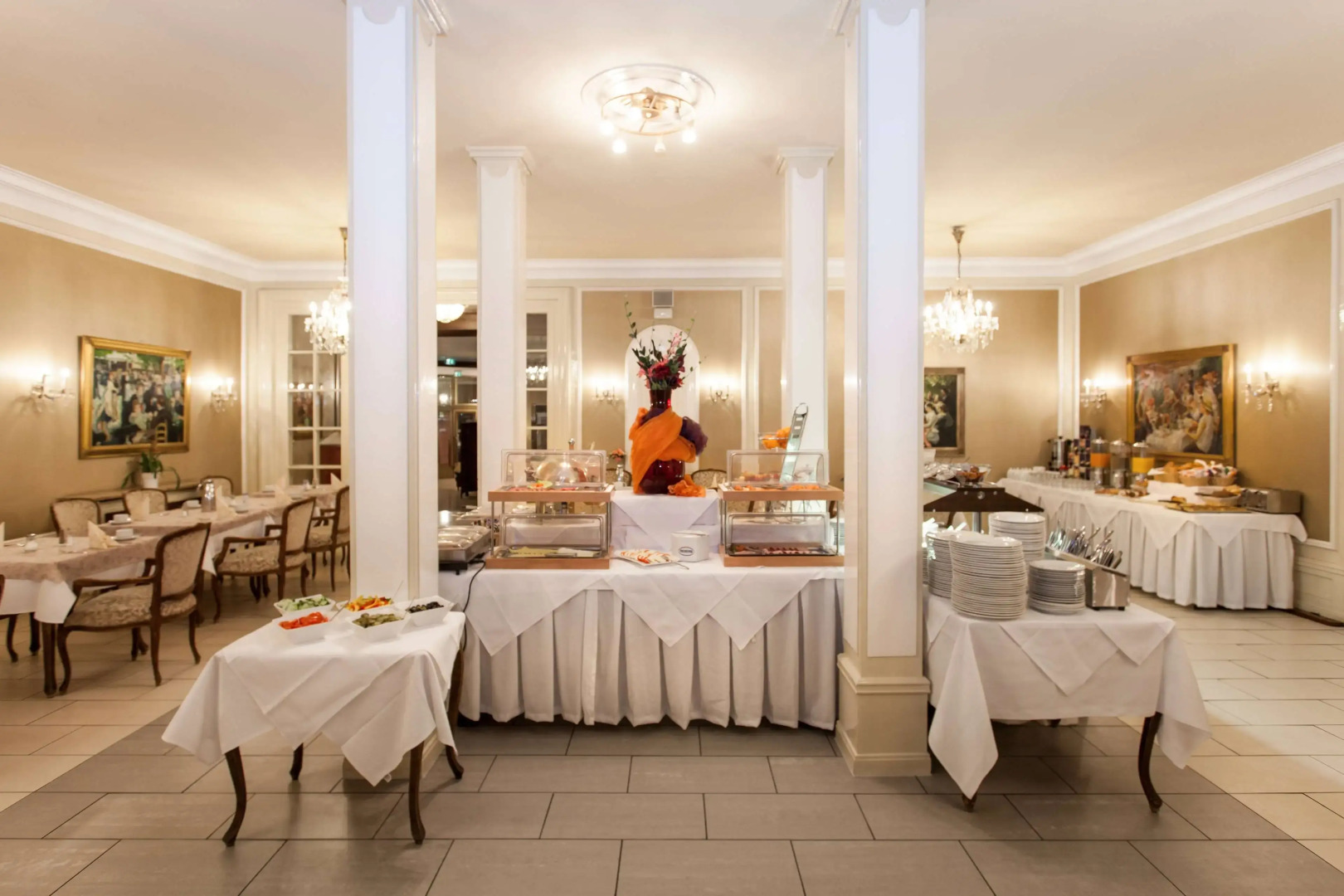 Centro National Frankfurt, Trademark Collection by Wyndham