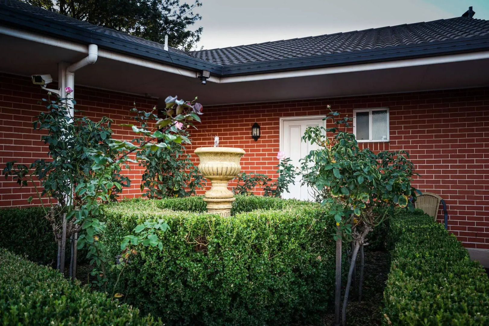 Akuna Motor Inn and Apartments