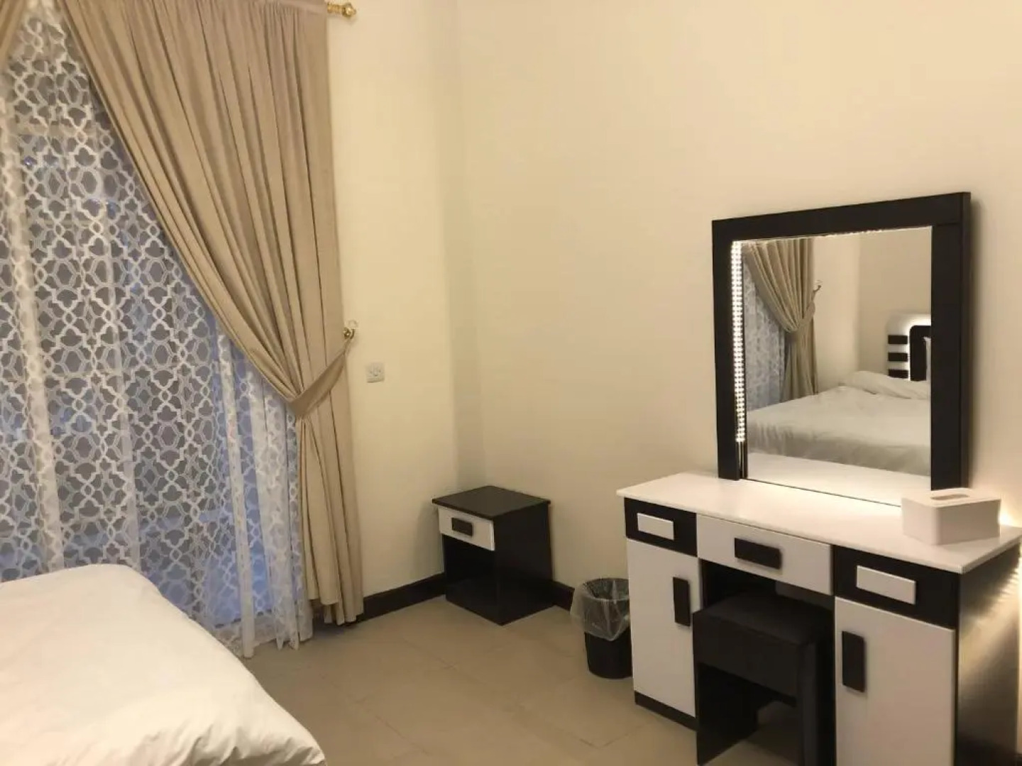 2 bedrooms apartment in Marina 1 towers king Abdullah economy city شقه غرفتين في المارينا ١