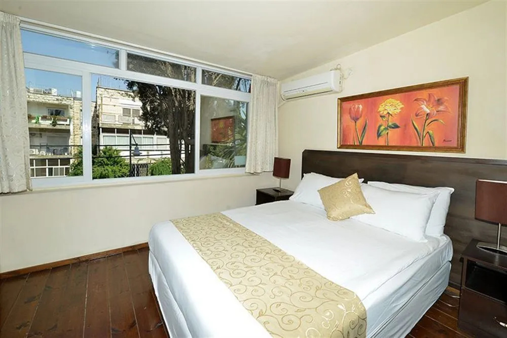 Little House In The Colony