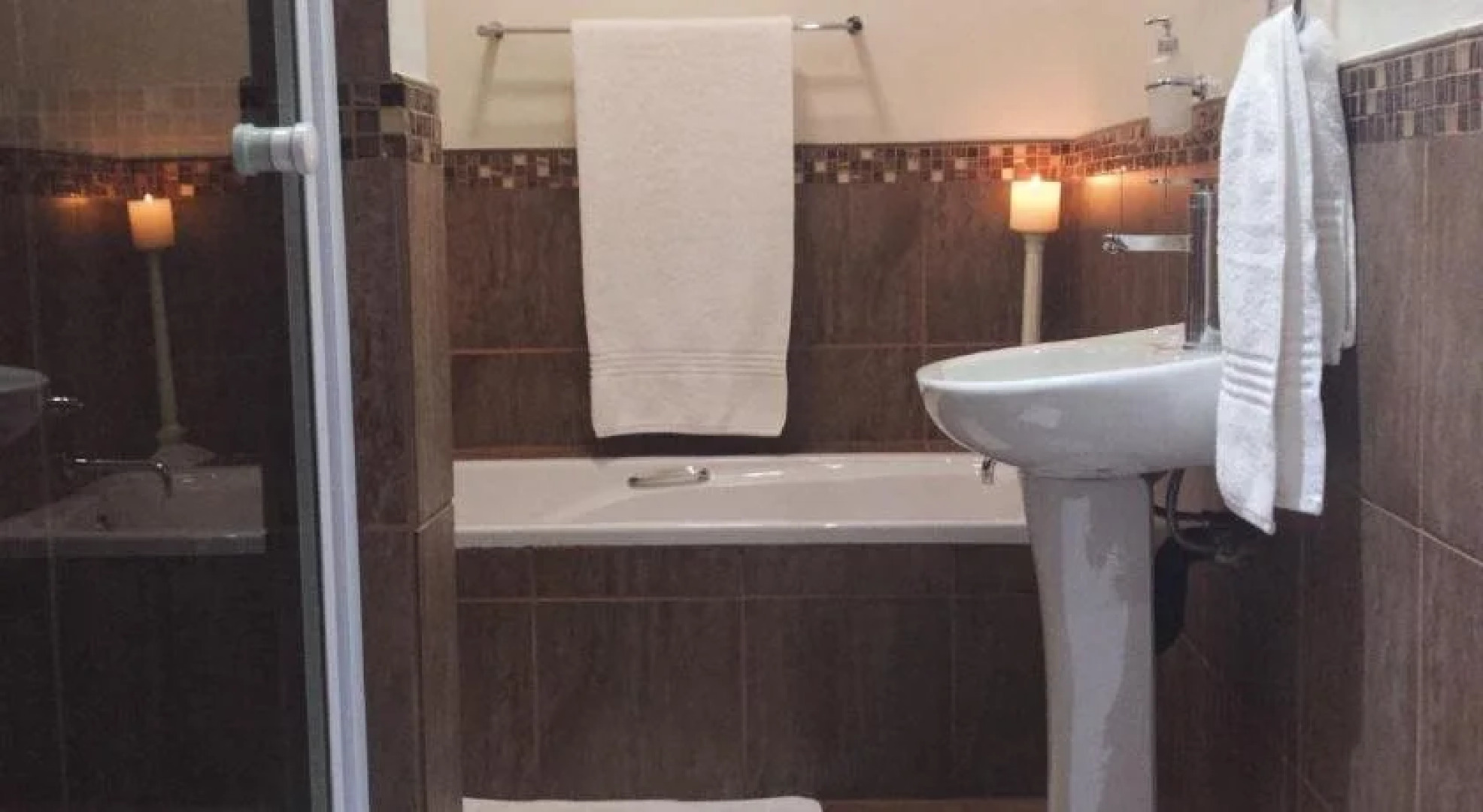 The Hedge Guesthouse