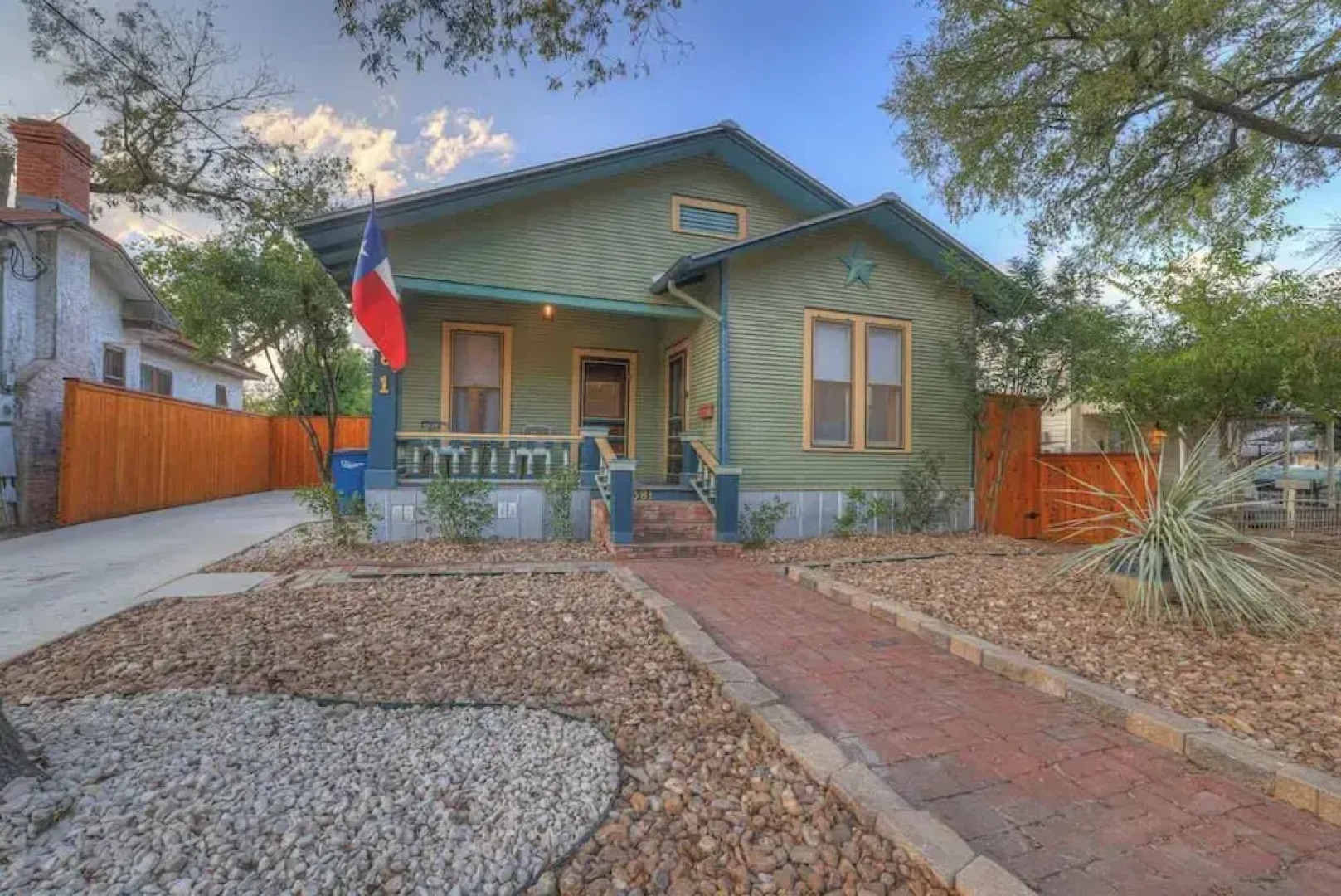 Tolle Haus: W/pool & Firepit-walk to Schlitterbahn, Comal Chutes & Downtown!