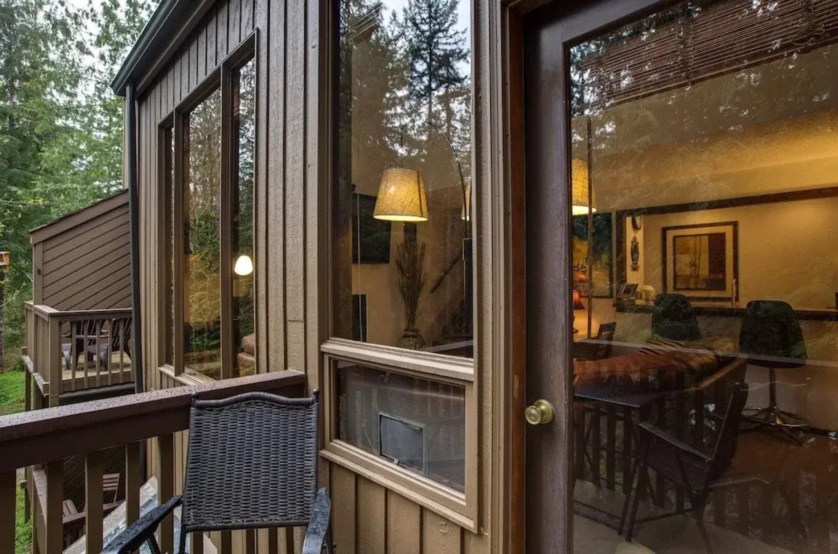 31sw - Fireplace - Wifi - Washer/dryer - Sleeps 4 2 Bedroom Home by RedAwning