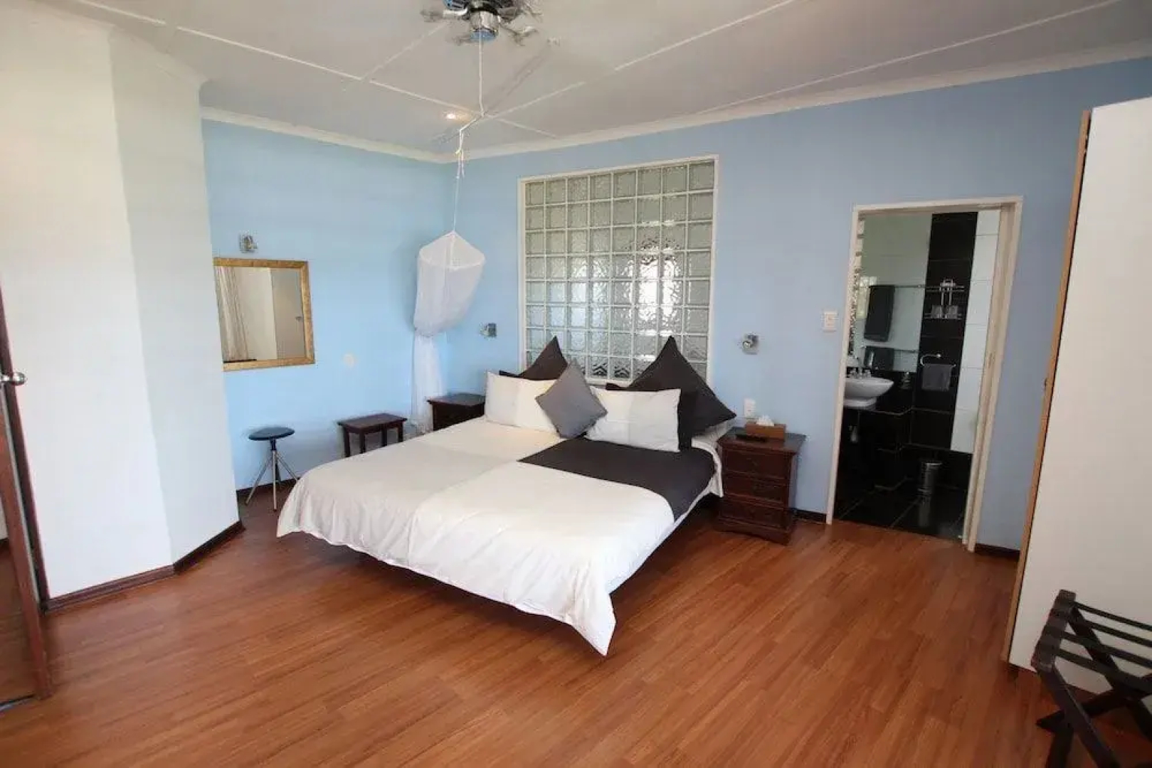 Wailana Beach Lodge