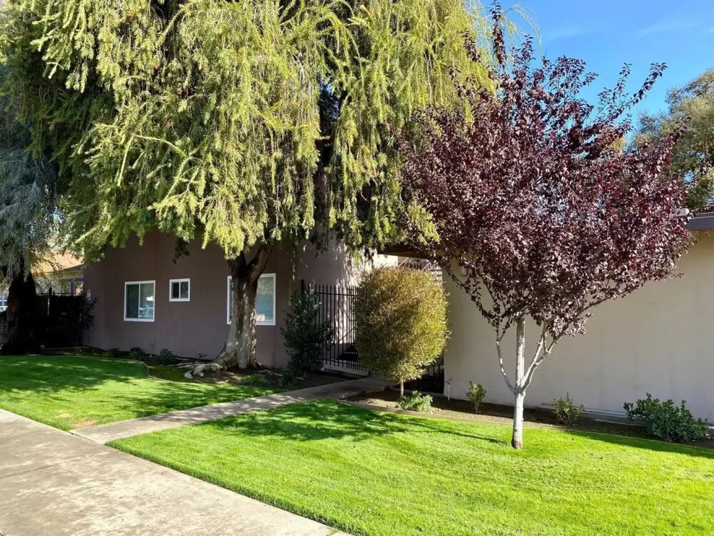 Longer Stay for Travelers Blocks from Hospital and Downtown Security Gates