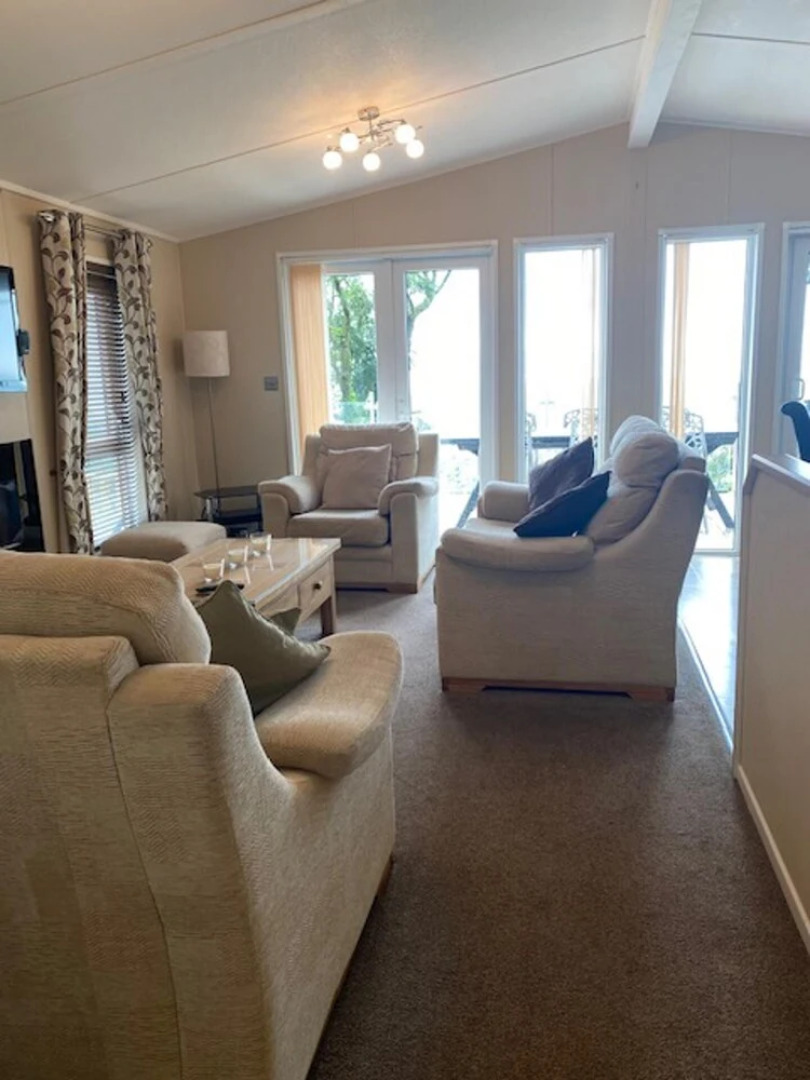 Impeccable 3-bed Lodge in Budleigh Salterton