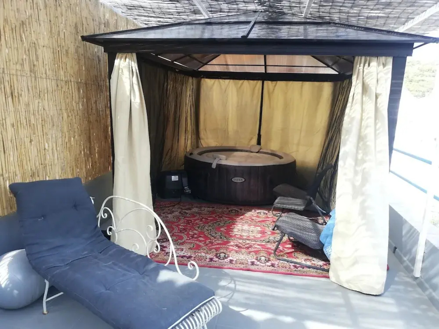 Casa Maruja en Cutar con Jacuzzi y Wifi Fibra