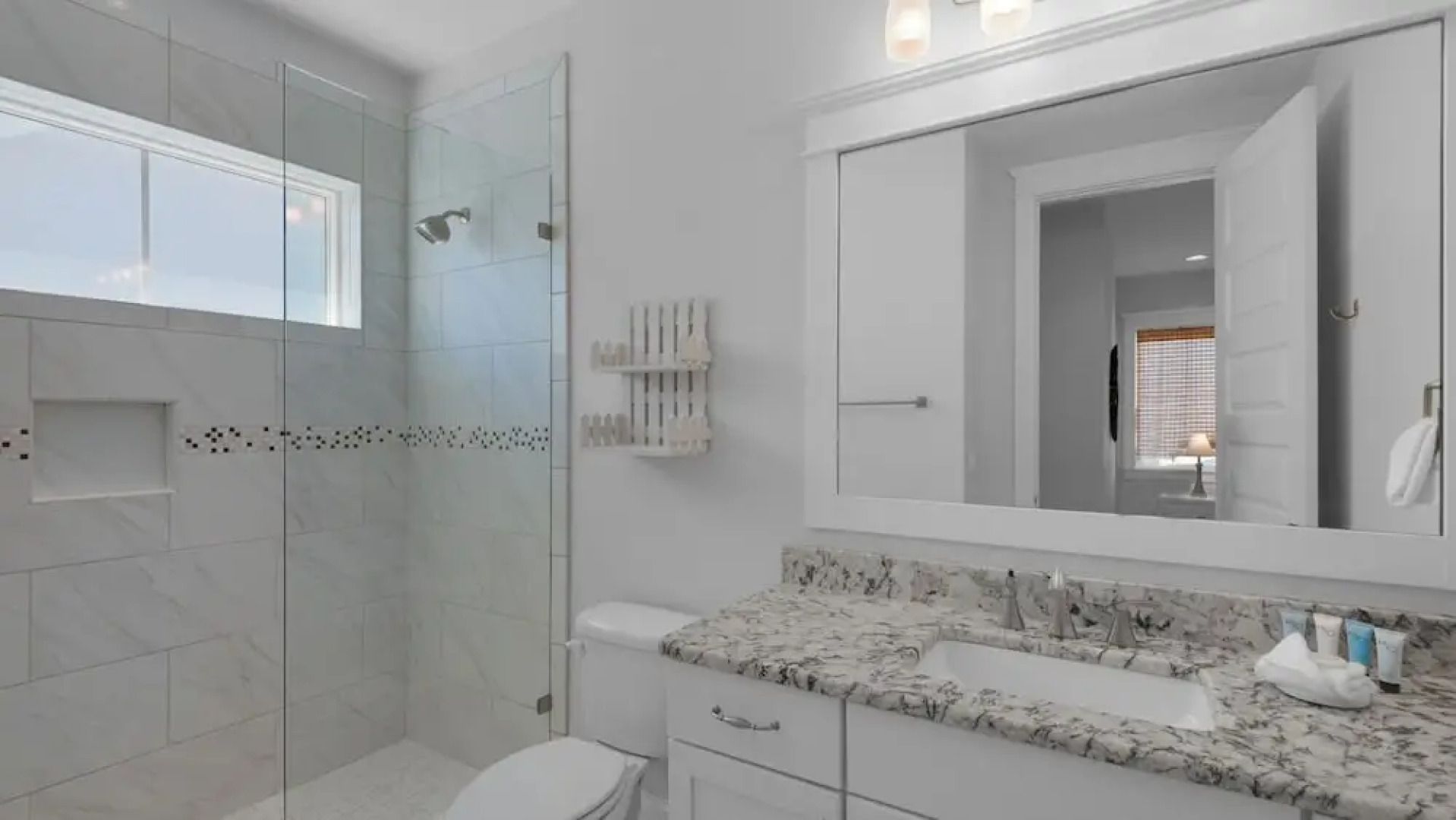 Modern Prominence Home ~ Game Room, 4 Bikes, Sleeps 13, Pet Friendly!