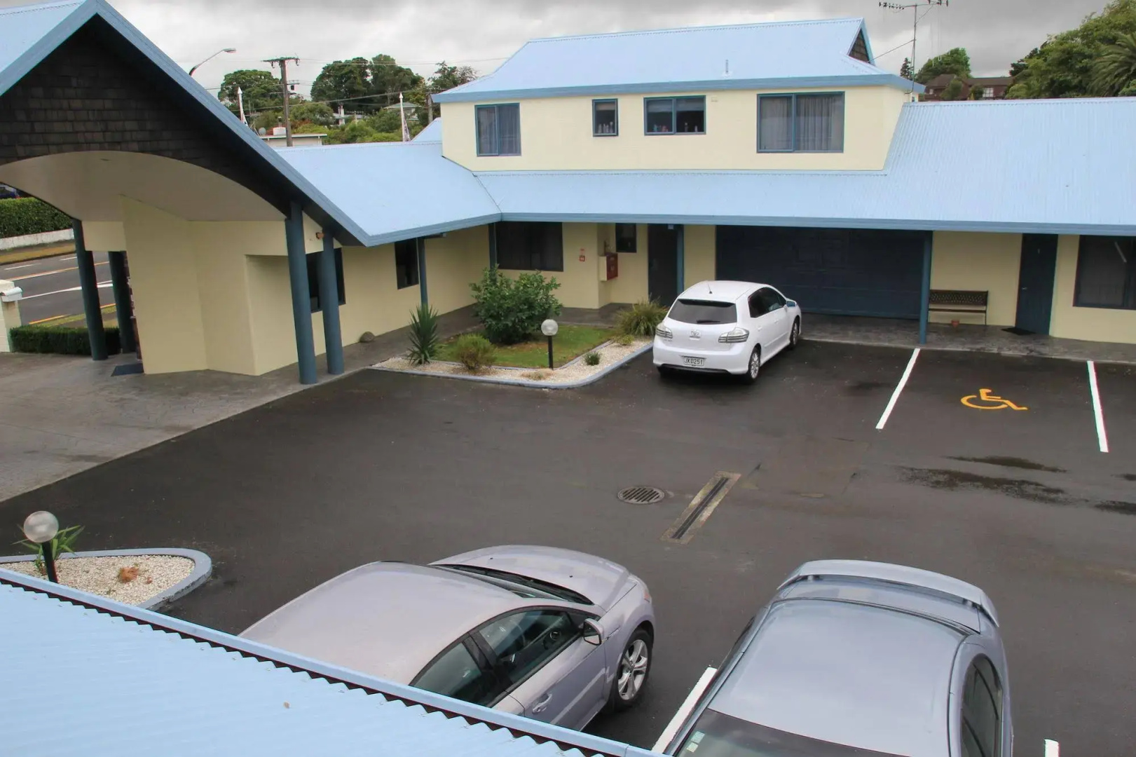 Bassingers Motor Lodge
