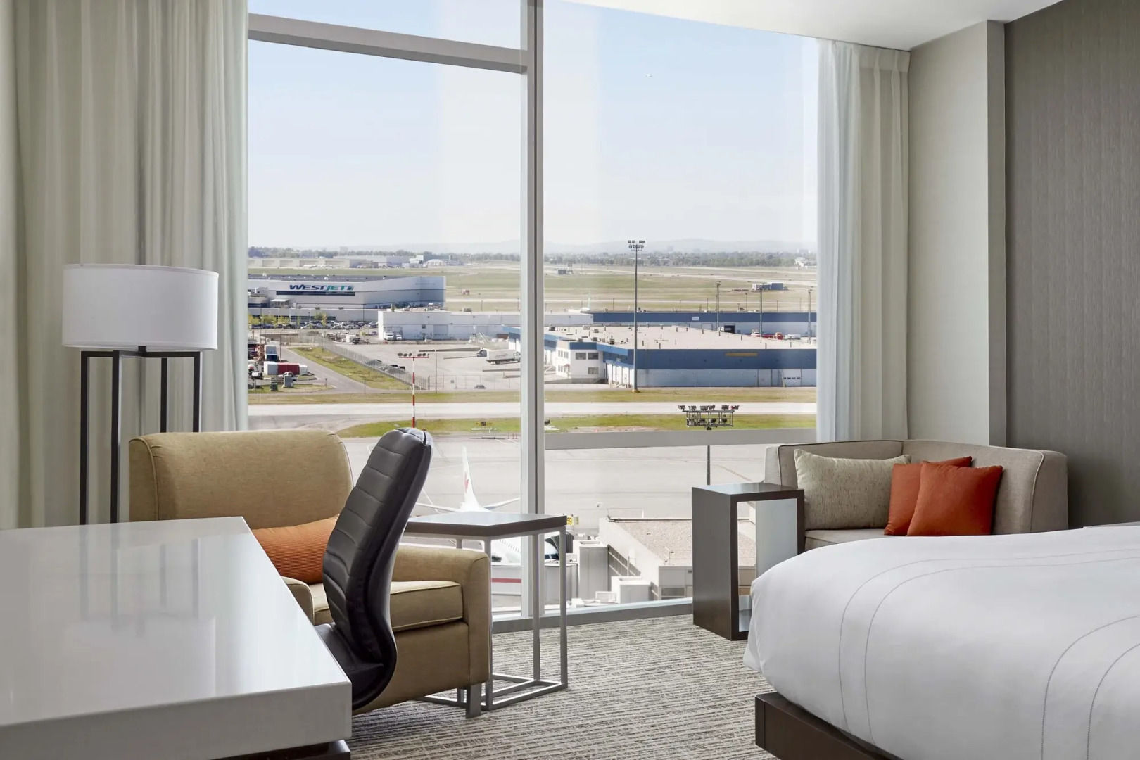 Calgary Airport Marriott In-Terminal Hotel