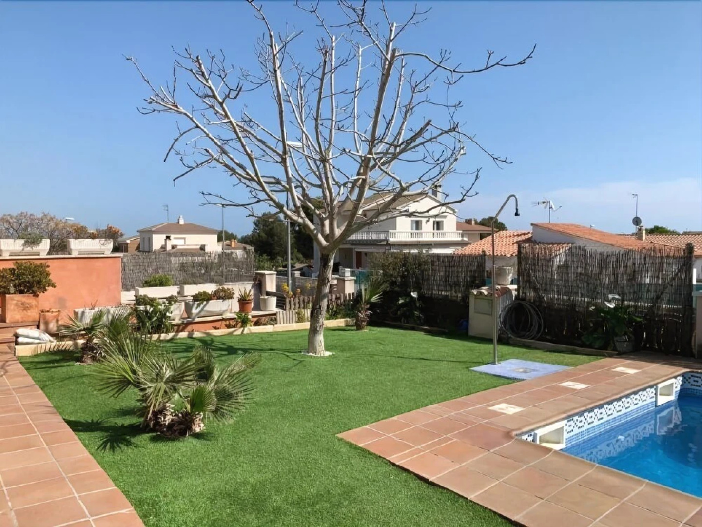 Paraiso Flower House