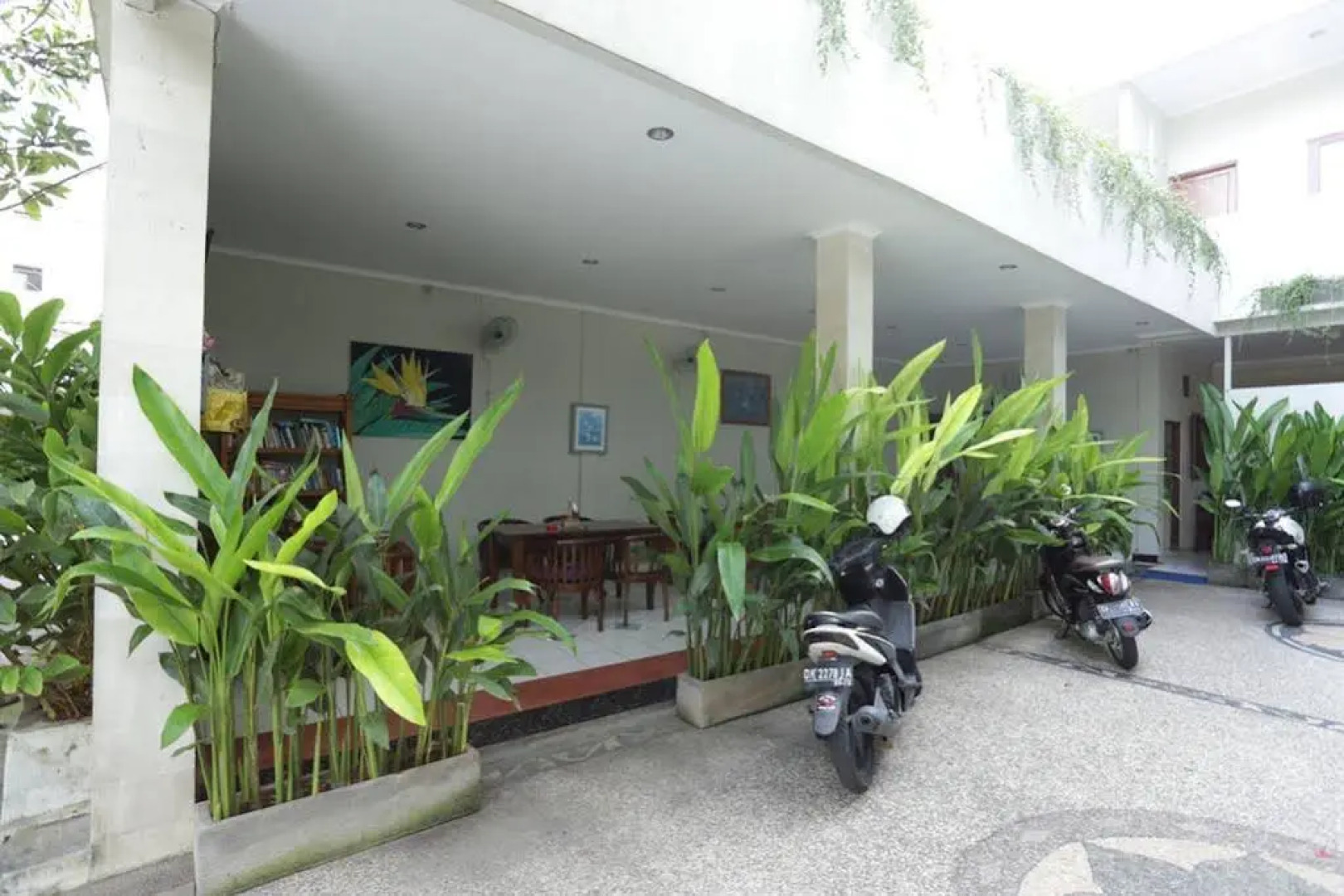 RedDoorz @ Werkudara Legian