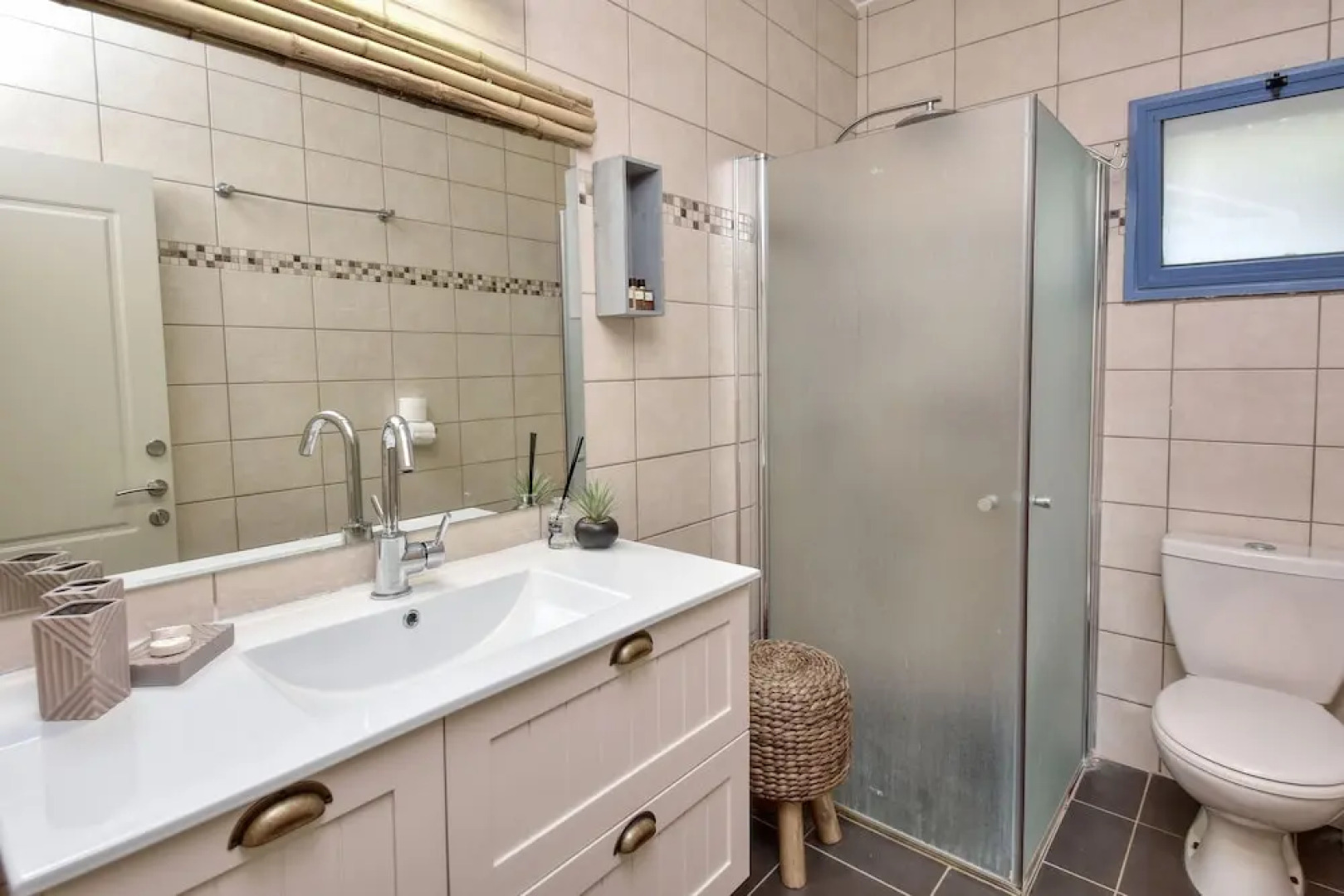 Accommodation Units The Mansion Had Nes