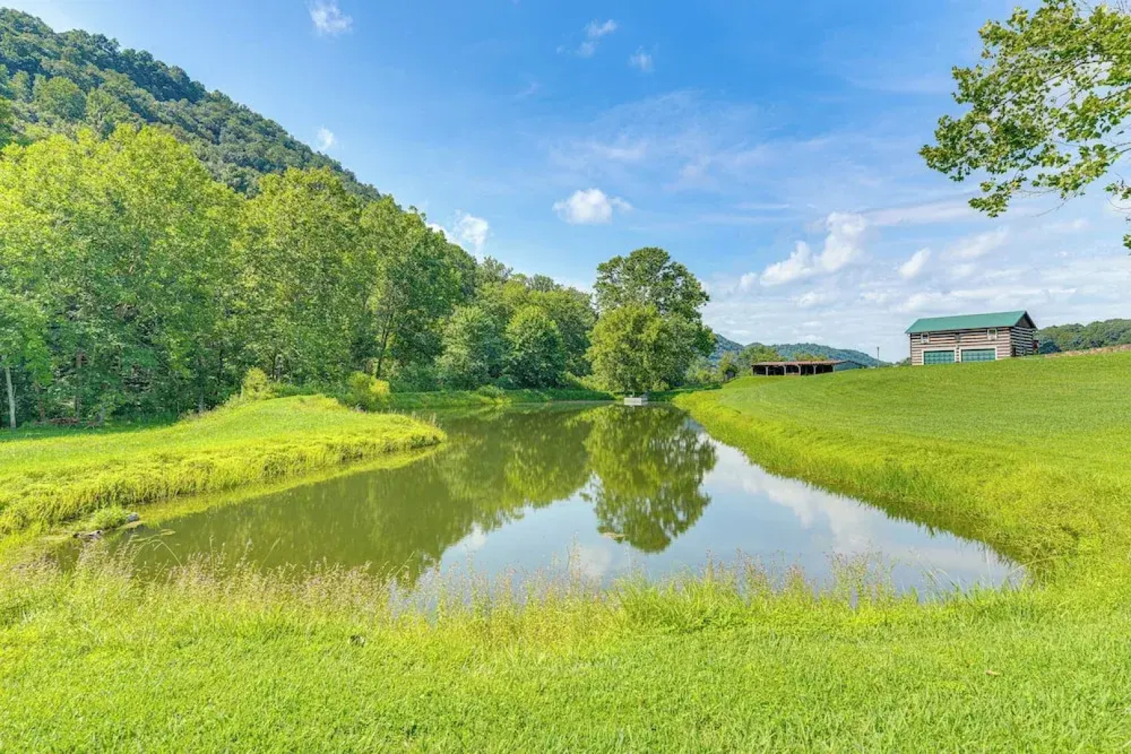 Rogersville Barn Apartment on 27 Acres w/ Pond!