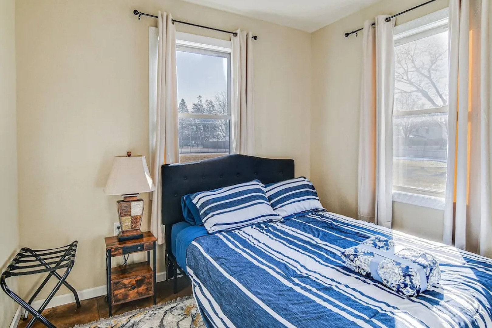 2 Mi to Main St: Newton Guest House