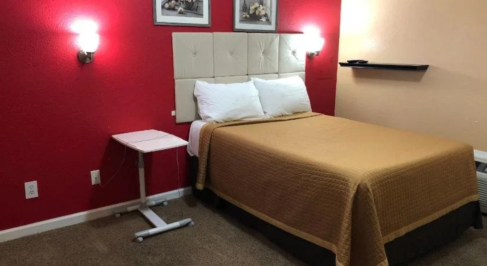 Sunset Lodge of Elgin