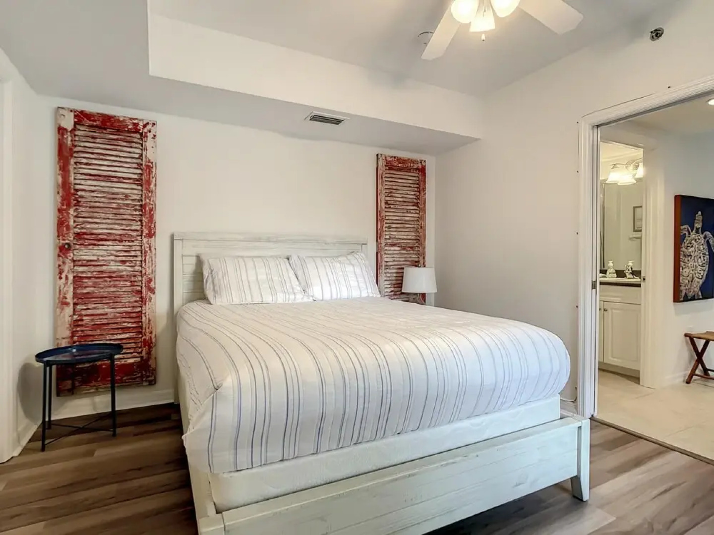 Come Drift Away in This Gorgeous Coastal Themed 3bed 2 Bath Condo Ow9-302