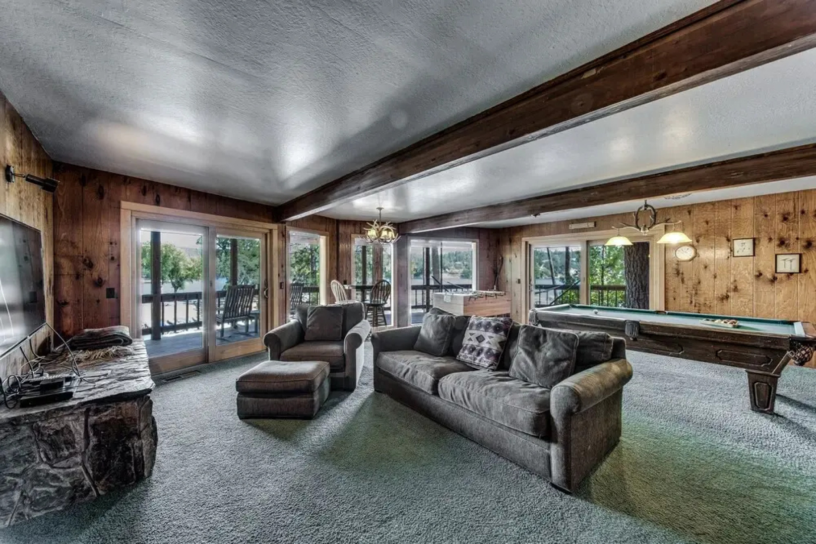 Dos Pinos - Spacious Lakefront Cabin w/ Game Room by Yosemite Region Resorts