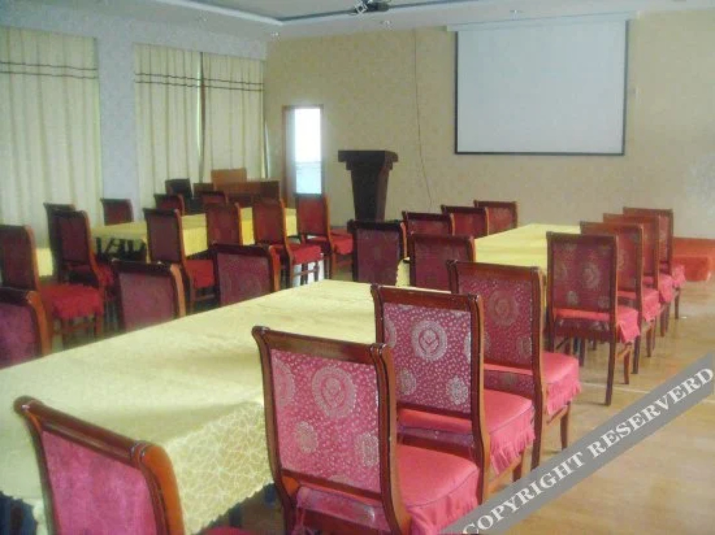 Quzhou Crown Holiday Hotel