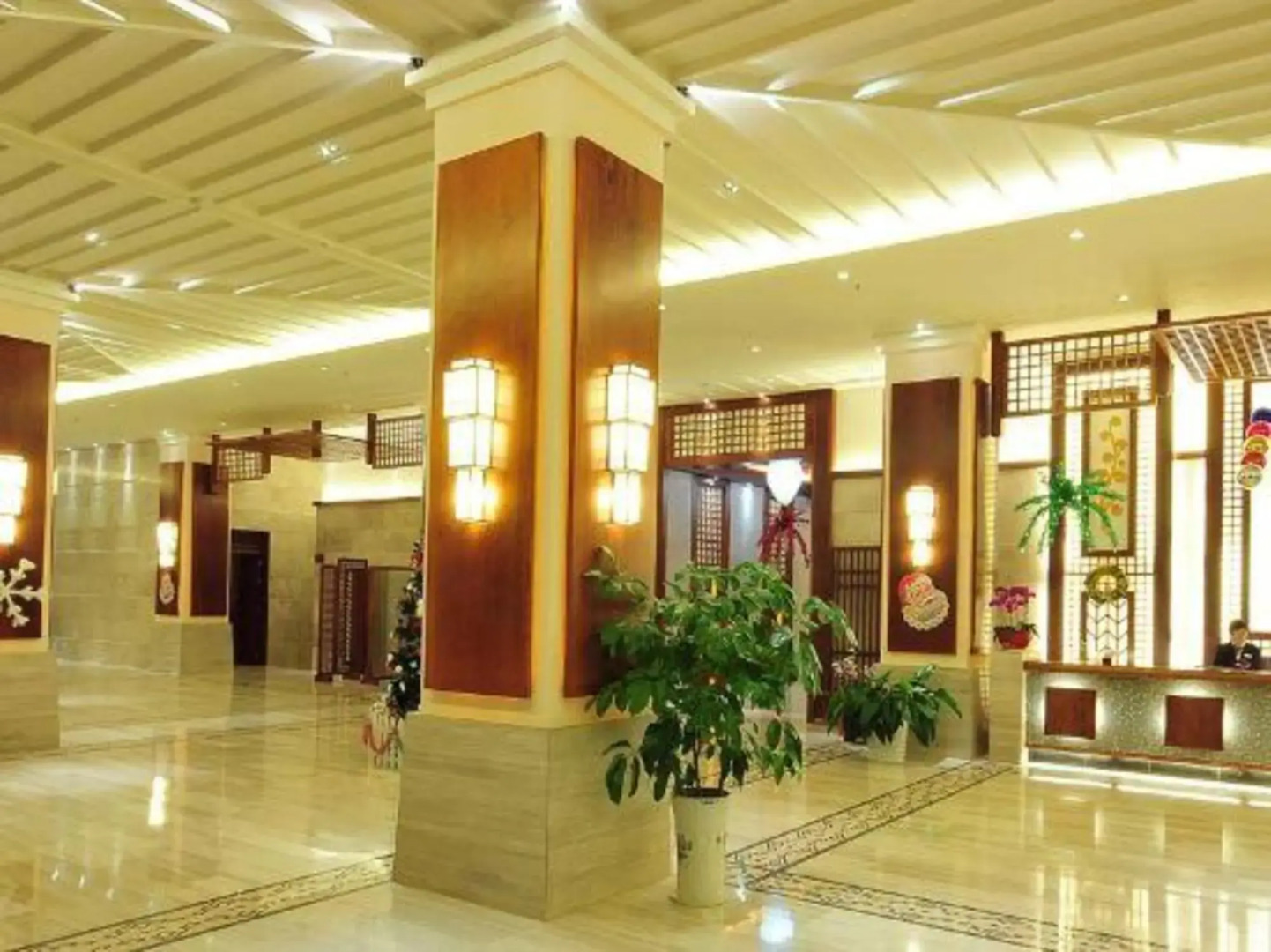 Zhujiang Crystal Hotel