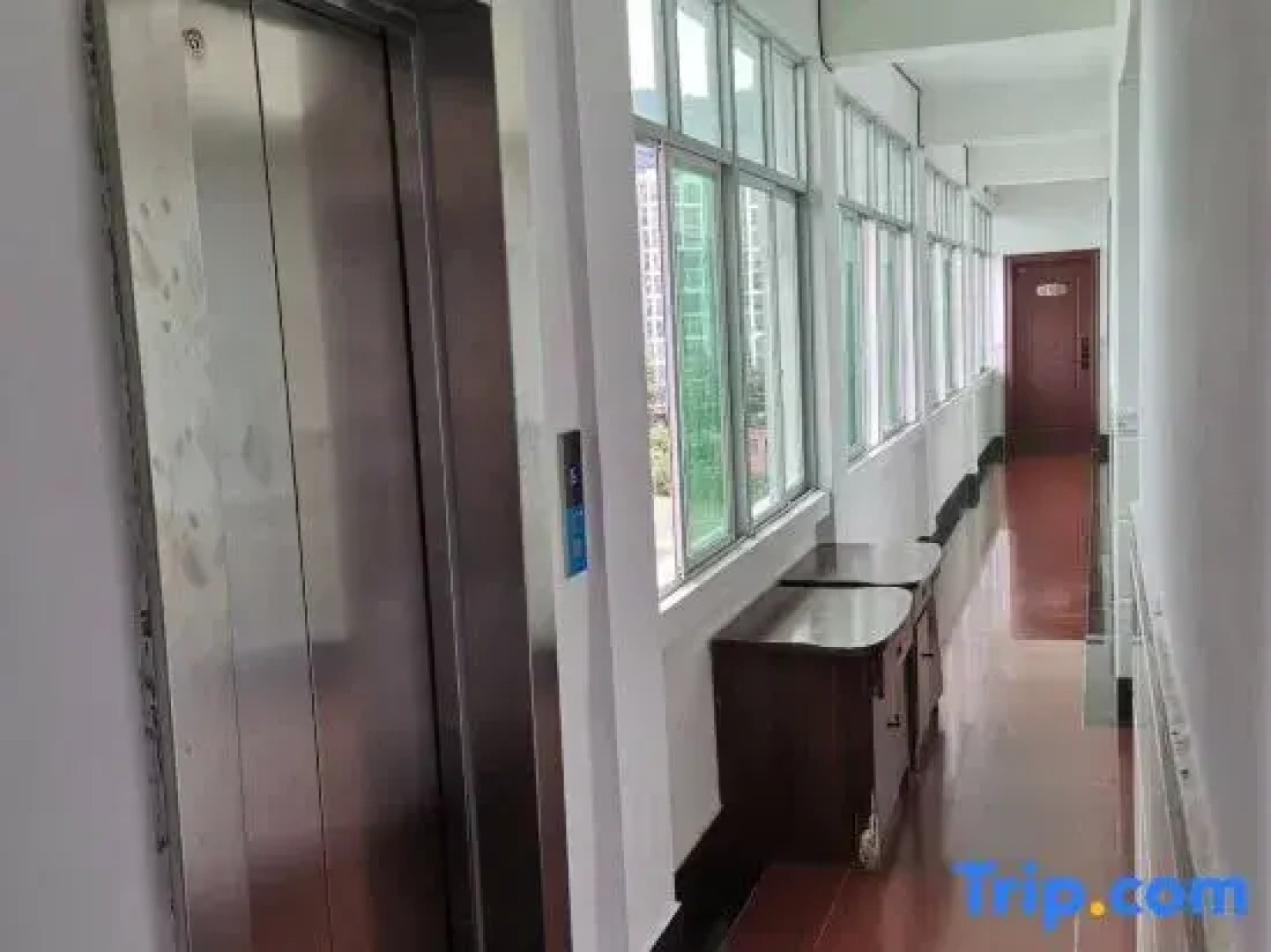 Wuzhishan Qiuguang Hotel