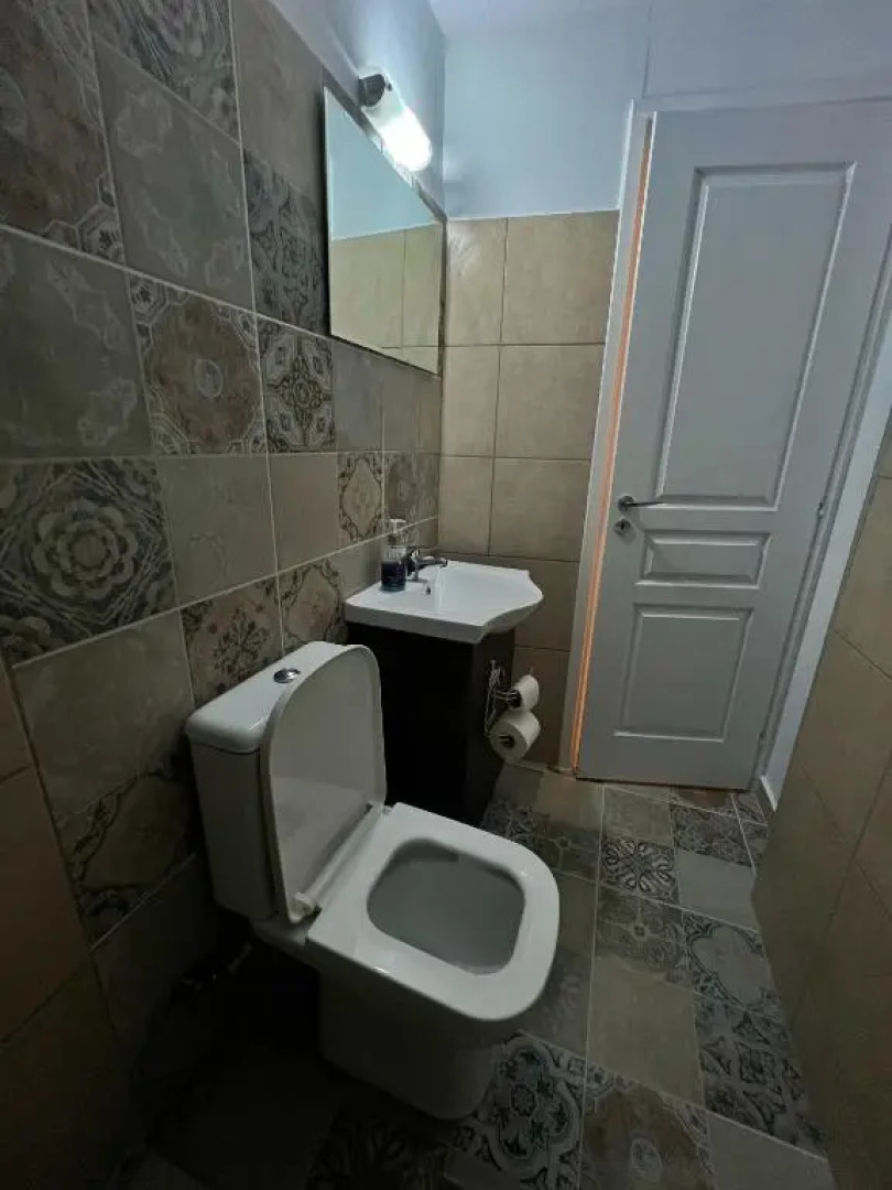 sunmer apartment 1minute from sea, 15 min from the airport