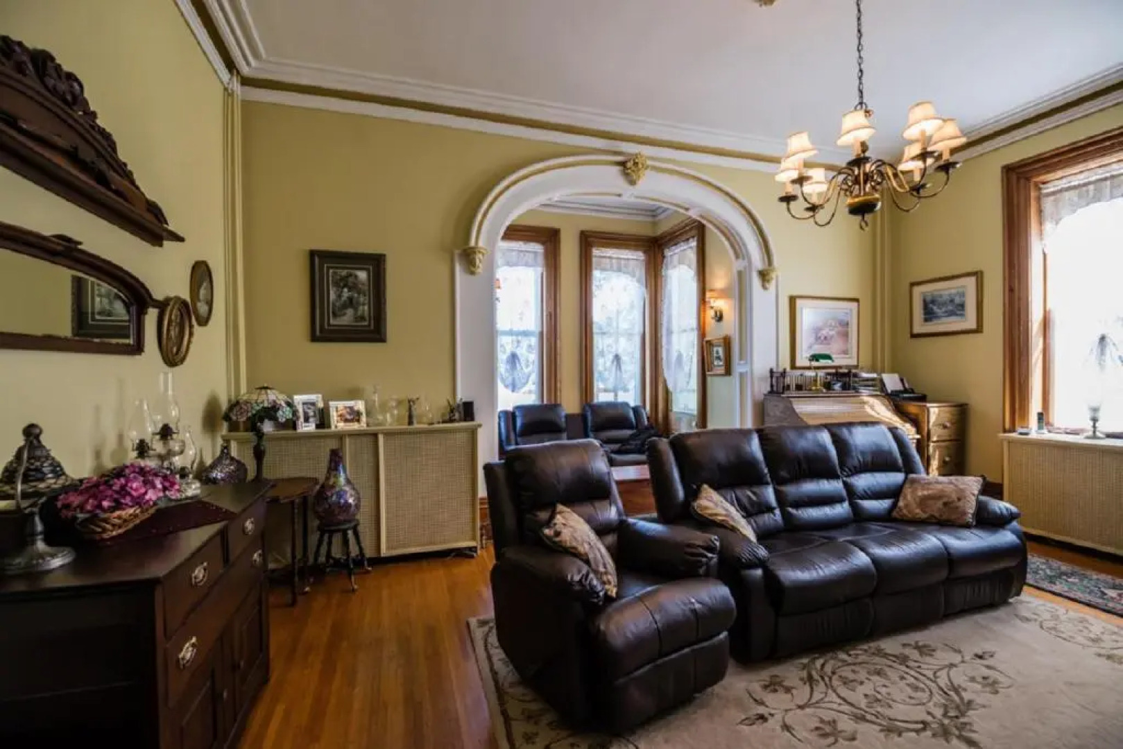 Hughson Hall Bed & Breakfast